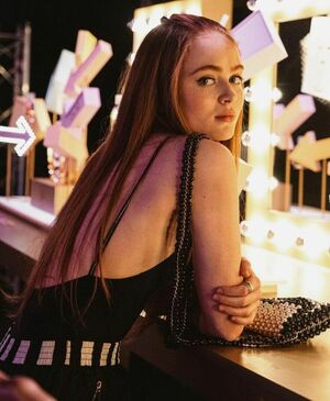 Sadie Sink OnlyFans Leak Picture - Thumbnail DSYQCWctHk