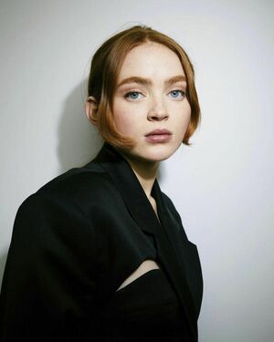 Sadie Sink OnlyFans Leak Picture - Thumbnail F27vXCns13