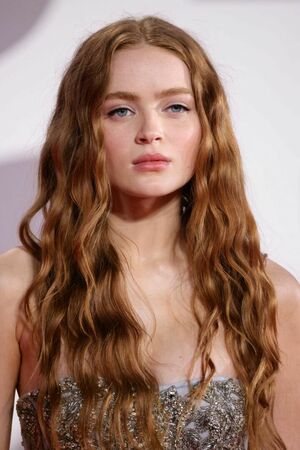 Sadie Sink OnlyFans Leak Picture - Thumbnail HR1PE2Rt6B