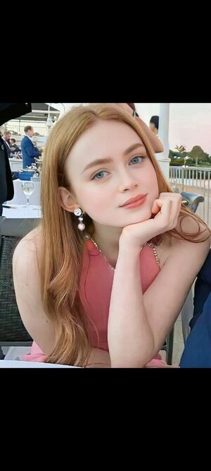 Sadie Sink OnlyFans Leak Picture - Thumbnail VBQ9w1LSJ8