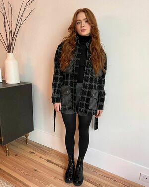 Sadie Sink OnlyFans Leak Picture - Thumbnail WgIN5xBhIU