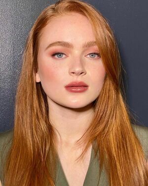 Sadie Sink OnlyFans Leak Picture - Thumbnail ejEyPDNU0O