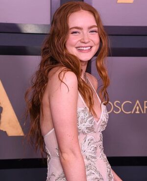 Sadie Sink OnlyFans Leak Picture - Thumbnail fHi6ThSWoe