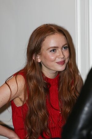 Sadie Sink OnlyFans Leak Picture - Thumbnail ikYLo9UcIj