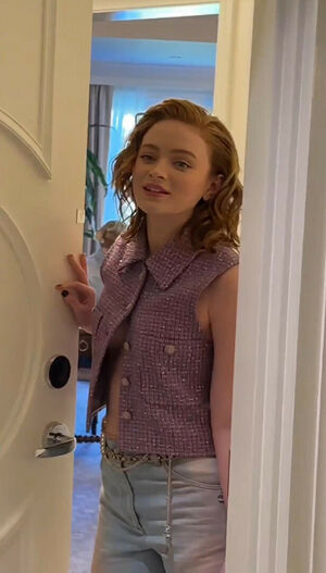 Sadie Sink OnlyFans Leak Picture - Thumbnail ivArNsa4vS