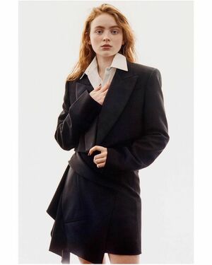 Sadie Sink OnlyFans Leak Picture - Thumbnail oSOUBXHEcq