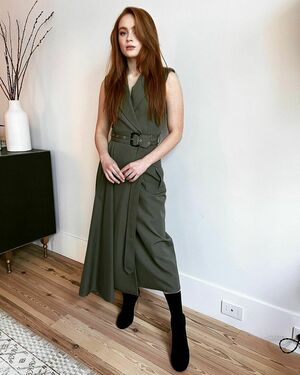 Sadie Sink OnlyFans Leak Picture - Thumbnail qRCyQ29It2