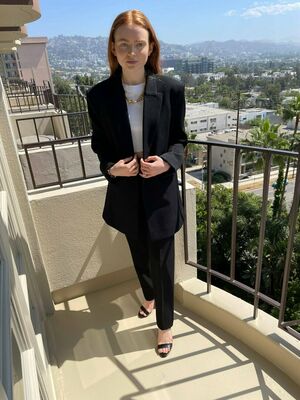 Sadie Sink OnlyFans Leak Picture - Thumbnail ucjdxXFhbQ