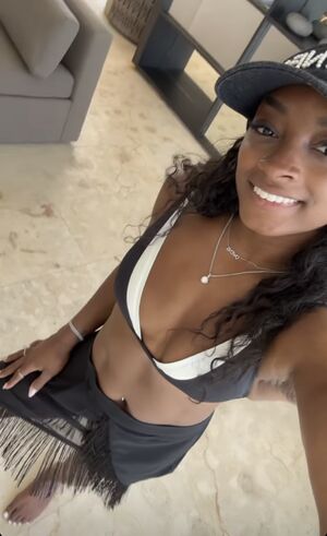 Simone Biles OnlyFans Leak Picture - Thumbnail 4G4AugTeIp