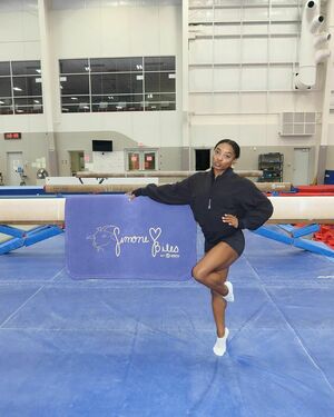 Simone Biles OnlyFans Leak Picture - Thumbnail QIOf3ptT4H