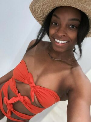 Simone Biles OnlyFans Leak Picture - Thumbnail TOW0vjERVL