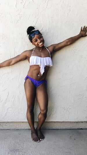 Simone Biles OnlyFans Leak Picture - Thumbnail lmbJOGtqQx