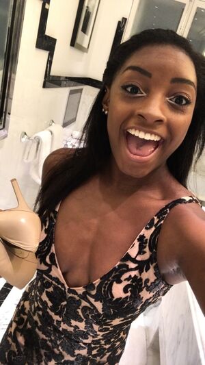 Simone Biles OnlyFans Leak Picture - Thumbnail qhpVvoMdHx