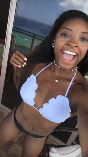 Simone Biles OnlyFans Leak Picture - Thumbnail qx9e6imWzG