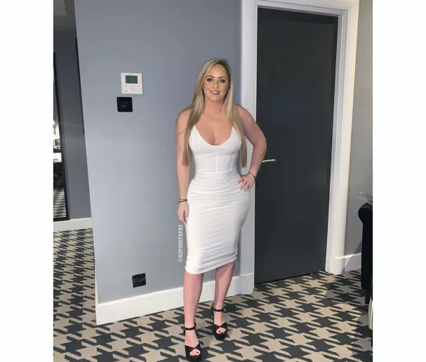 Sophie Defoe OnlyFans Leak Picture - Thumbnail k4nIvJN9fT