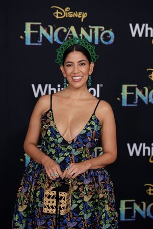 Stephanie Beatriz OnlyFans Leak Picture - Thumbnail uf7dj2f7N8