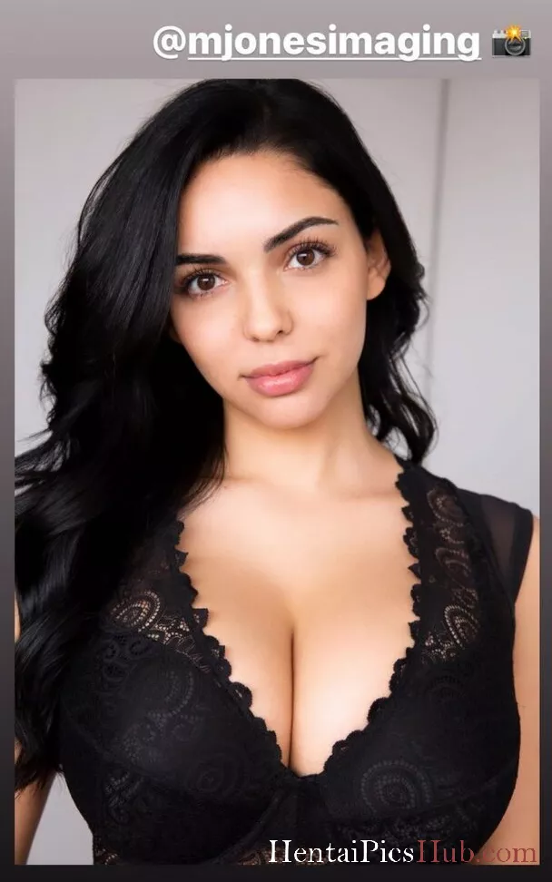 Tara Yazdi Nude OnlyFans Leak Photo d6ZUxOOEza