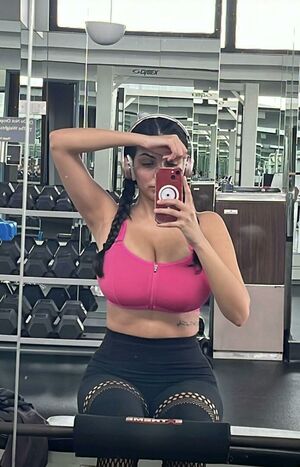 Tara Yazdi OnlyFans Leak Picture - Thumbnail 4wDJ1Qw3gN