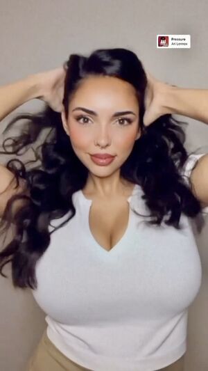 Tara Yazdi OnlyFans Leak Picture - Thumbnail 51yTvJPQsI