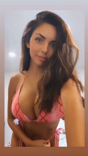 Tara Yazdi OnlyFans Leak Picture - Thumbnail 8zWG1oe2Iq