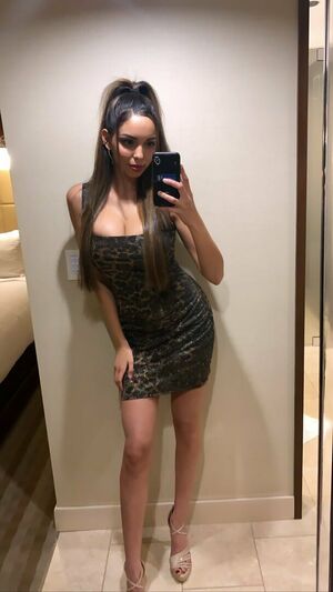 Tara Yazdi OnlyFans Leak Picture - Thumbnail F9I6HN0aCa