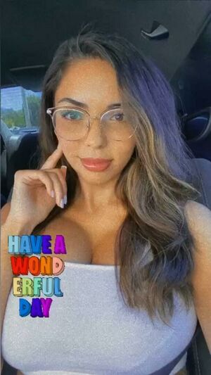 Tara Yazdi OnlyFans Leak Picture - Thumbnail jHs4pXcnZ1