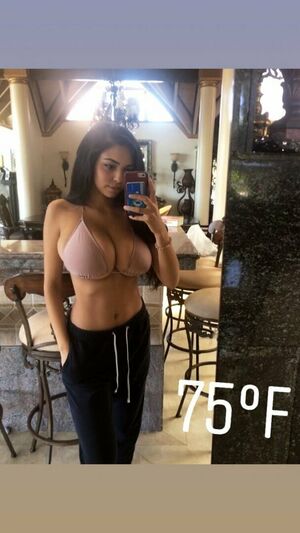 Tara Yazdi OnlyFans Leak Picture - Thumbnail jfUZByozrc