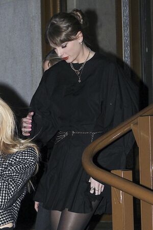 Taylor Swift OnlyFans Leak Picture - Thumbnail GmNafw8FDB