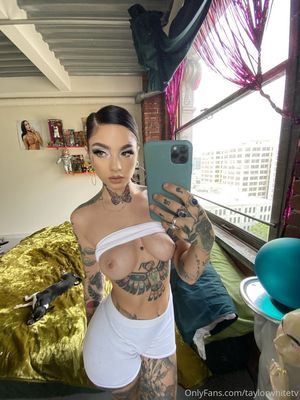 Taylor White OnlyFans Leak Picture - Thumbnail E4I8l8i1o0