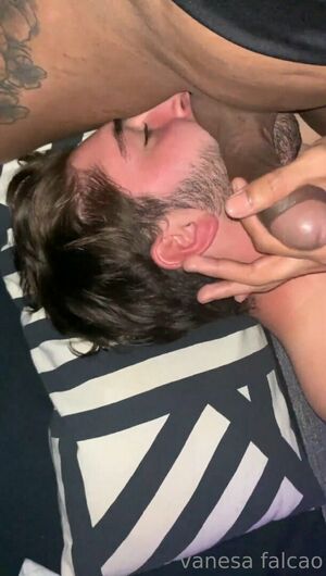 Vanefalcao OnlyFans Leak Picture - Thumbnail b8JNOACsYV