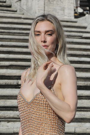 Vanessa Kirby OnlyFans Leak Picture - Thumbnail GYUp5QL90q