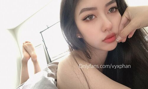 Vyxia Vyxphan OnlyFans Leak Picture - Thumbnail YYiVL3z4vC